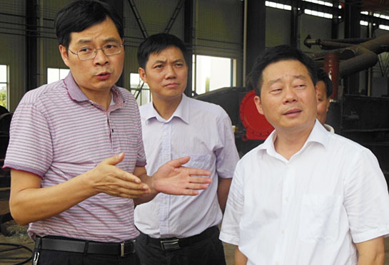 長沙市副市長何寄華同志來我公司視察指導工作！
